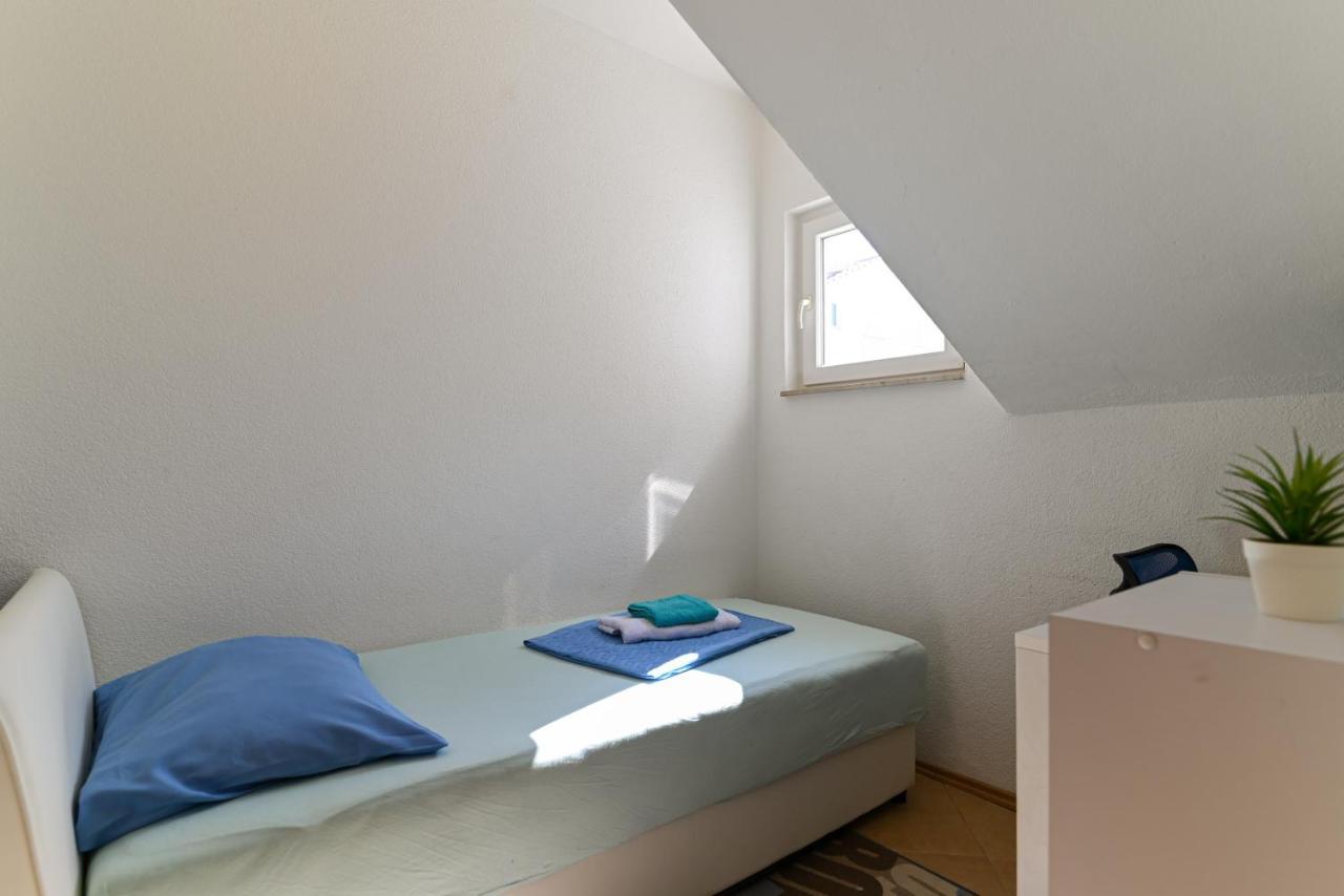 Apartmani Cesarica Трогир Екстериор снимка