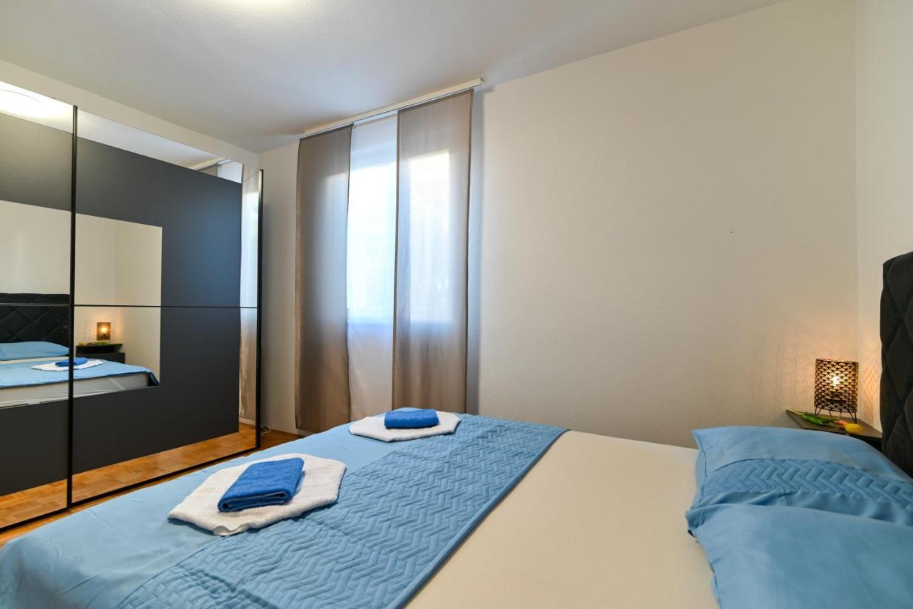Apartmani Cesarica Трогир Екстериор снимка