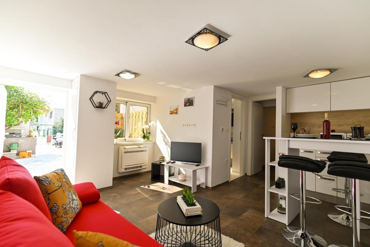 Apartmani Cesarica Трогир Екстериор снимка