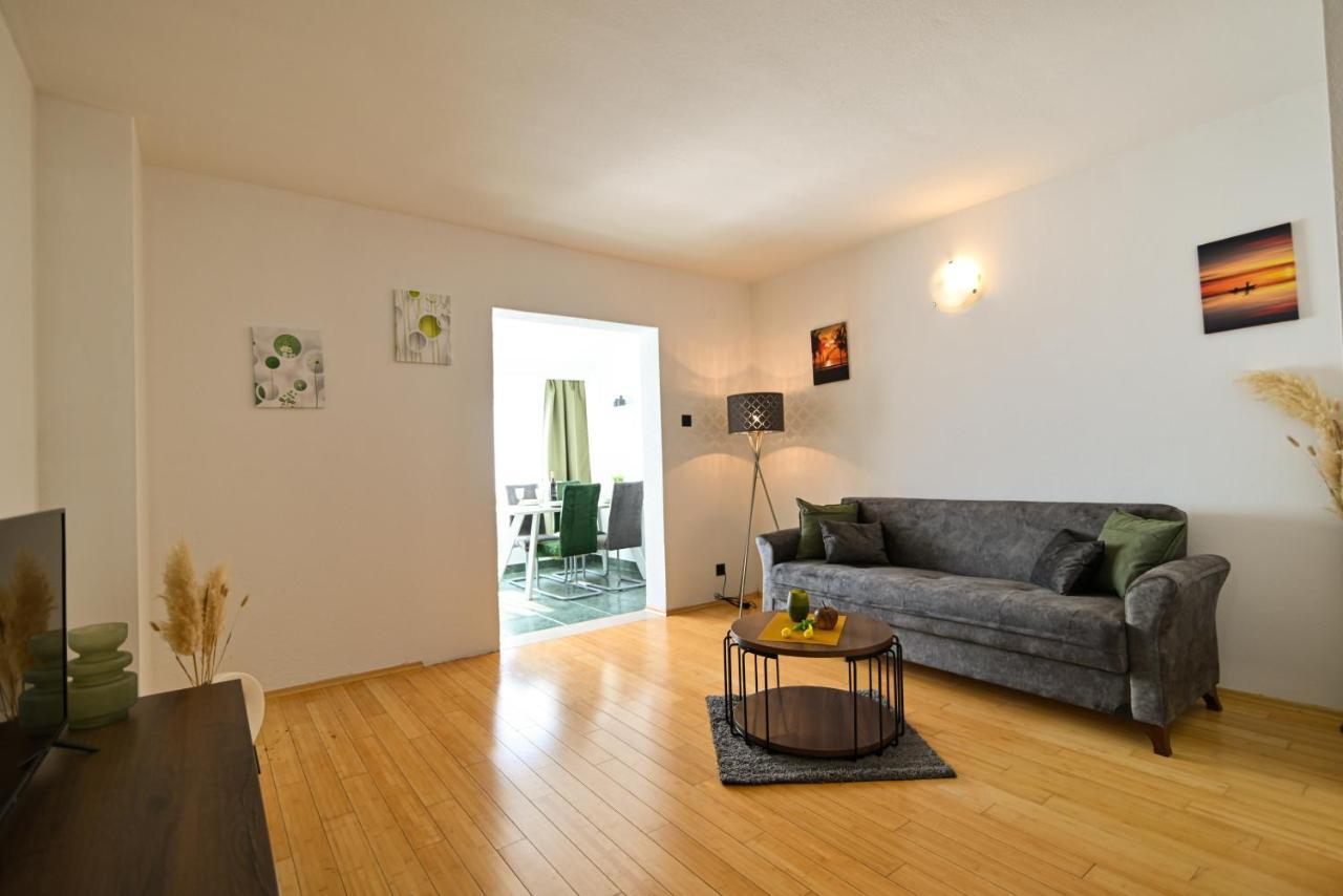 Apartmani Cesarica Трогир Екстериор снимка