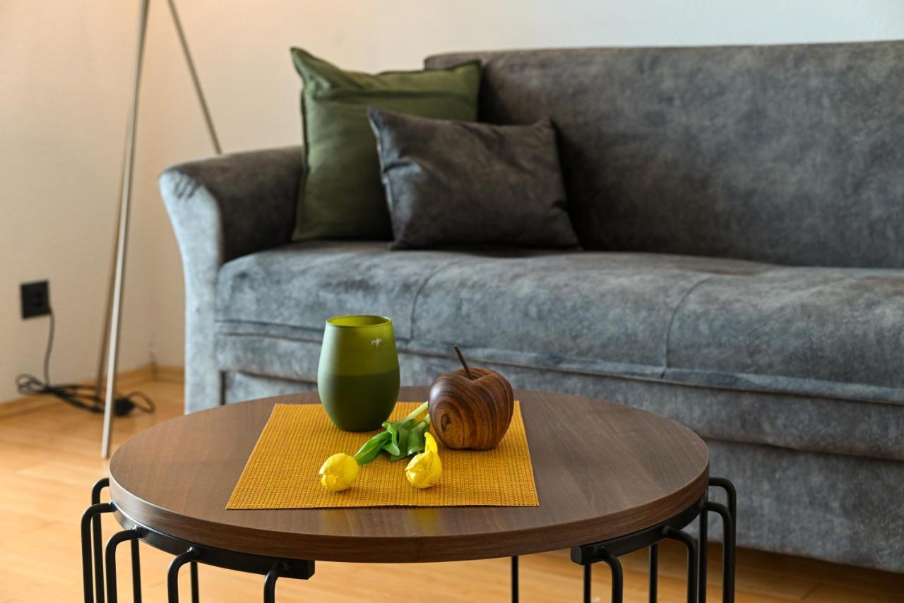Apartmani Cesarica Трогир Екстериор снимка