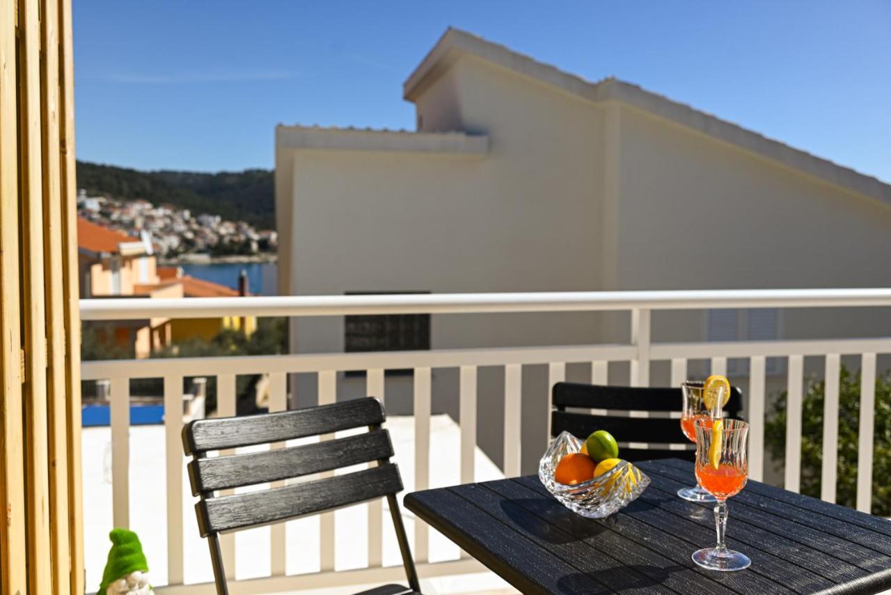 Apartmani Cesarica Трогир Екстериор снимка