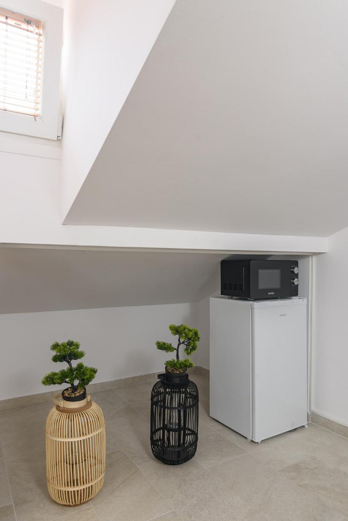 Apartmani Cesarica Трогир Екстериор снимка