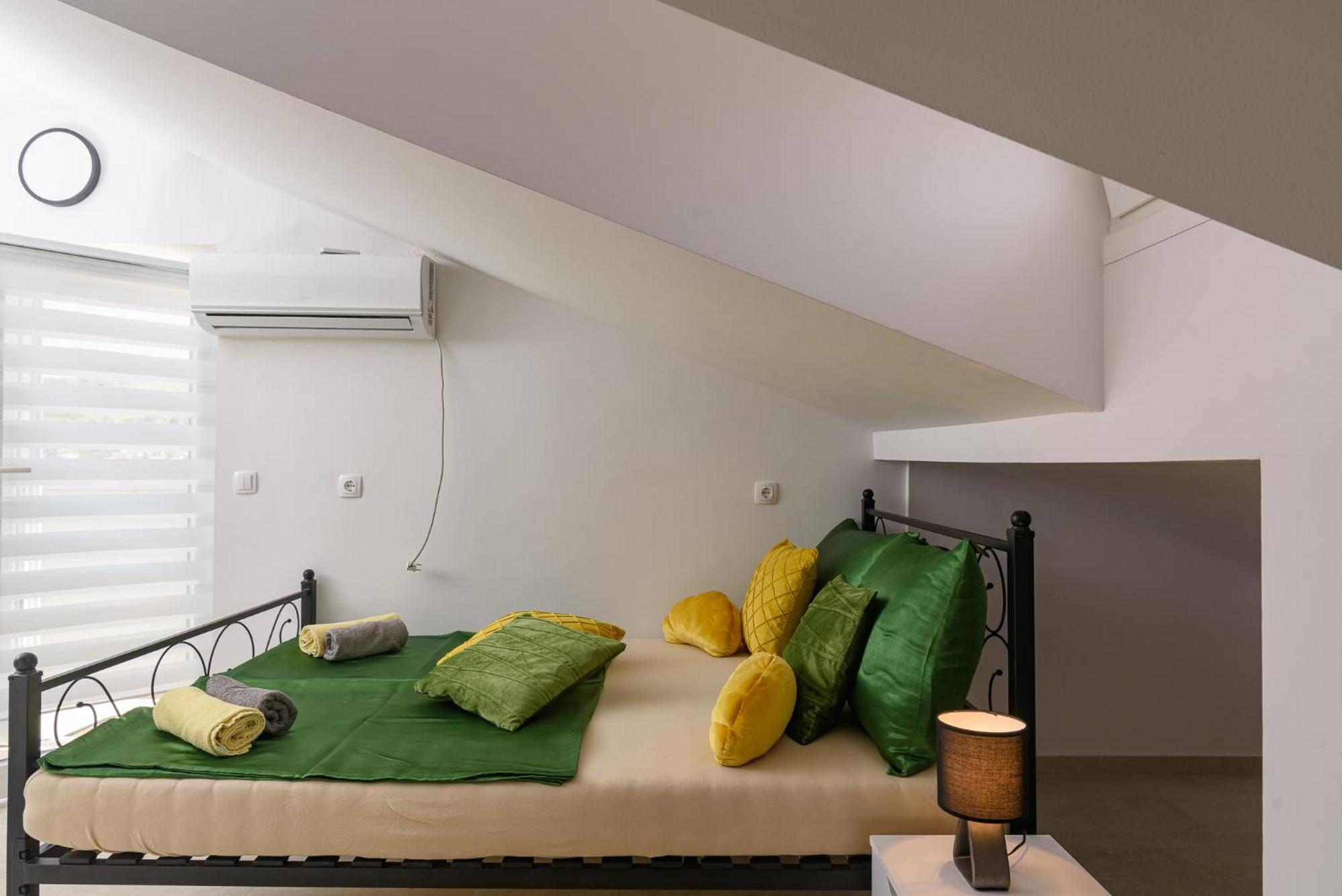 Apartmani Cesarica Трогир Екстериор снимка